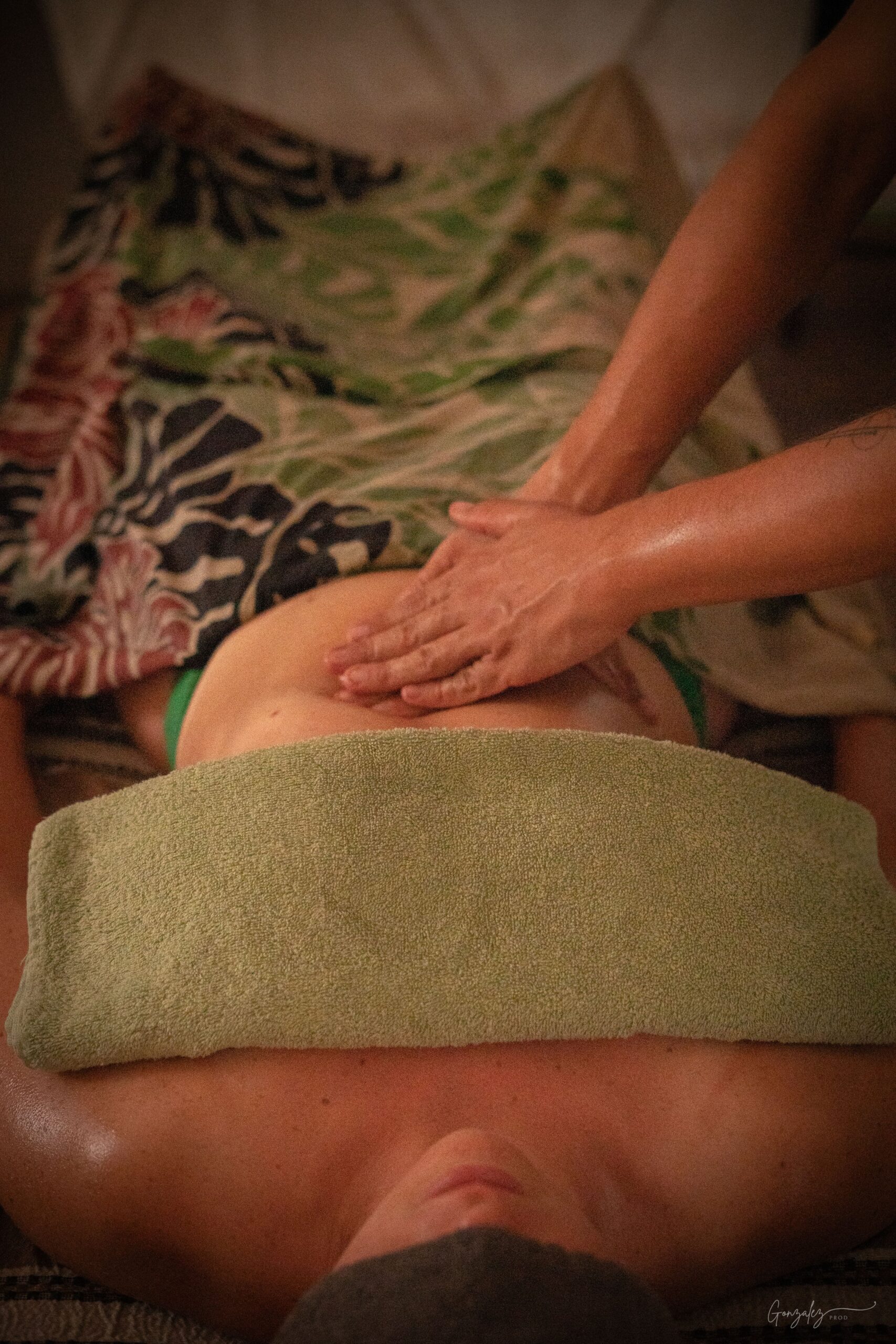 Massage deep tissue du ventre